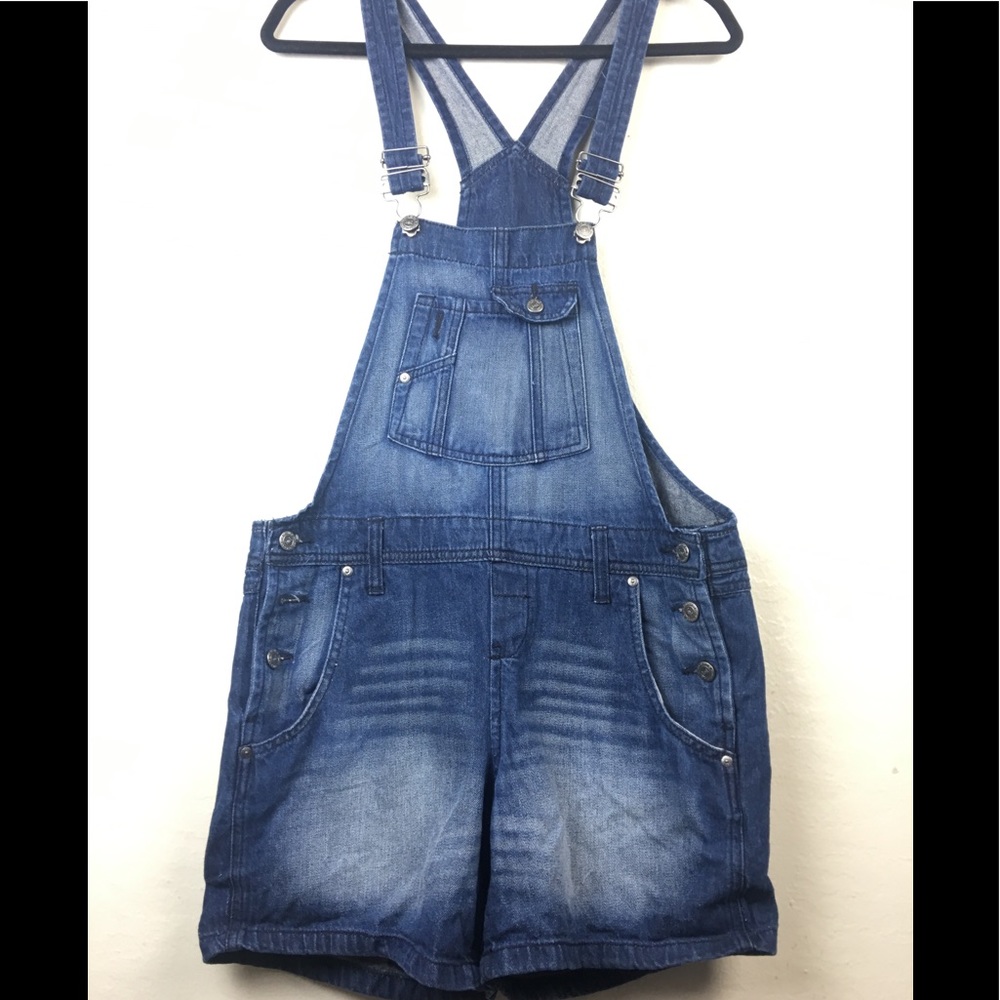 L.e.i shorts overalls size medium  woman’s